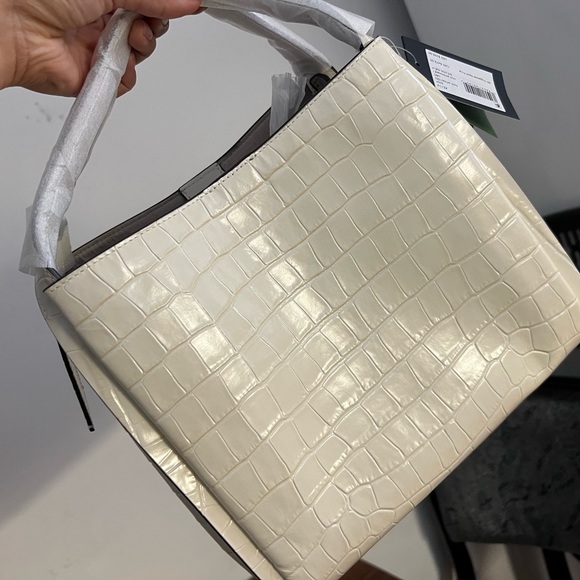 New with Tags Kate Spade Knott Croc-Embossed Medium Crossbody Tote - Picture 4 of 8